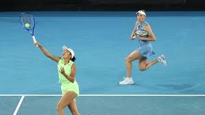 详解棒球规则中的“非法投球”细微判定