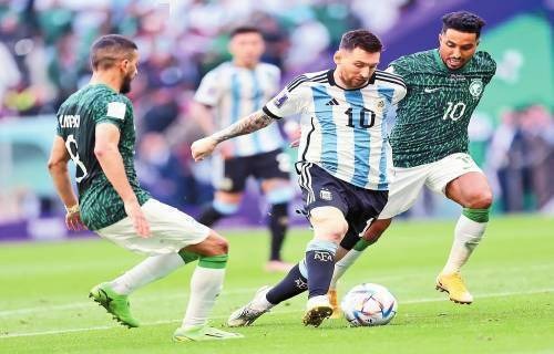 曼城官方：罗德里已重返训练场，他独自完成了个人训练